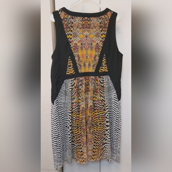 Lane Bryant Women's Sheer Lined V Neck Multicolored Aztec Print Dress Size 18 - Picture 4 of 9
